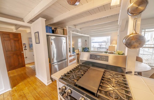 Northport House | Isle View Cottage with access to the private beach