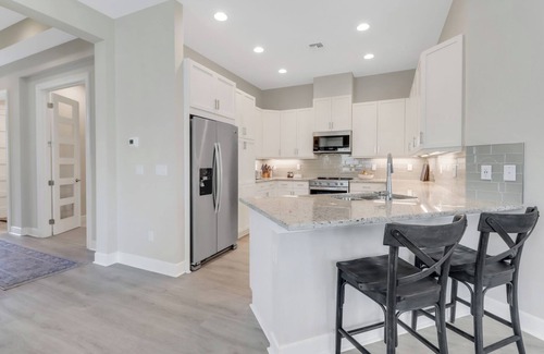 Naples Villa | Isles of Collier | 3 bedrooms | den with a pull-out couch | 2 baths
