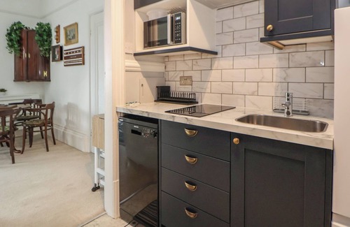 Waterloo Cottage | ISMAY BILLIARD ROOM APARTMENT - TITANIC INTEREST in Waterloo, Merseyside