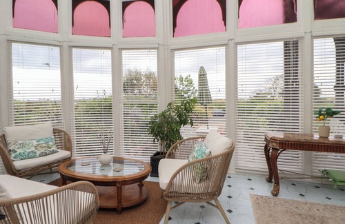 Waterloo Cottage | ISMAY BILLIARD ROOM APARTMENT - TITANIC INTEREST in Waterloo, Merseyside
