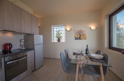 Pitharion Villa | Istros Villa I, Pool, BBQ & Heated Spa Whirlpool