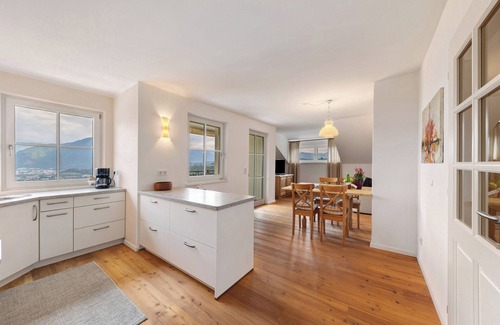 Appiano Sulla Strada del Vino Apartment | Apartment 'Weingut Zail' with Mountain View, Wi-Fi and Air Conditioning