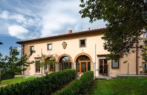 Casellina Apartment | Jasmine in typical Florentine style