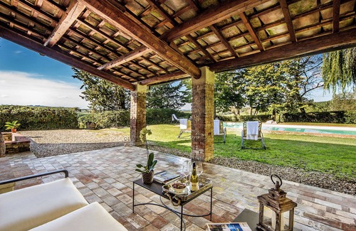 Chiocchio Cottage | Charming Farmhouse with Private Pool among Vineyards