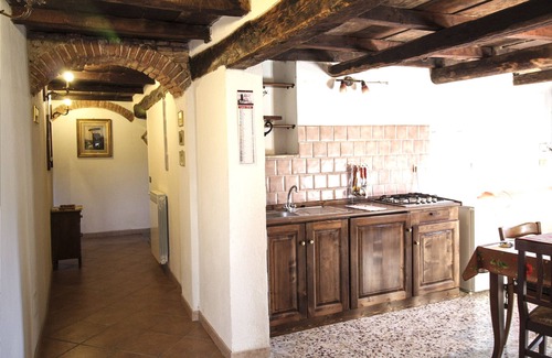 Poggio San Giovanni Apartment | EcoVacations "Le Dispense" apartment mountain/lake, medieval village, 80km Rome