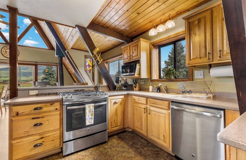 Baderville Cabin | It's Aspen time in Flagstaff | Local Discounts