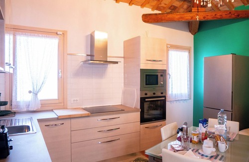 Cavarzere Apartment | DAISY Luxury Apt in Villa, Patio, Pool, Hot Jacuzzi, A/C, WiFi, Gym, Sauna