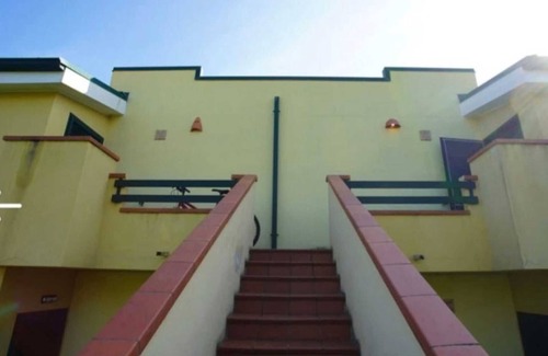 Sant'Andrea Apostolo dello Ionio Apartment | Apartment 'Tra Ulivi E Mare' with Shared Garden, Wi-Fi and Air Conditioning