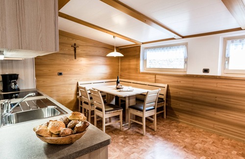 Selva di Val Gardena Apartment | Ski and hiking adventure in the immediate vicinity, away from the crowds, yet close to the center