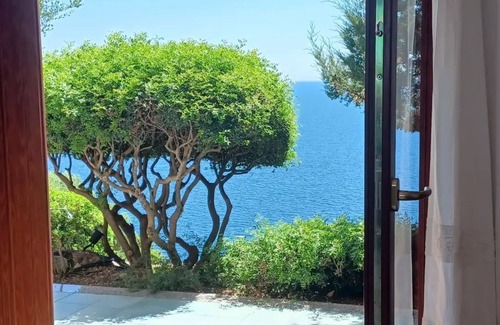 Torre delle Stelle Villa | Villa Patty with infinity pool in front of the sea, parking and wifi