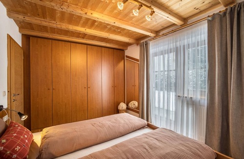 Rasun Anterselva House | Vacation Home "Mountain Lodge Antholz" with Mountain View, Private Garden und Wi-Fi