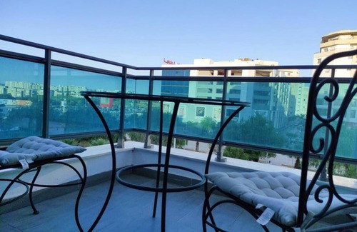 Bouvet Island Apartment | Italian Loft with Jacuzzi Near Lake