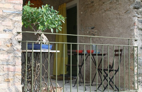 Garlenda Apartment | Italian Riviera Self catering apt 2 sleeps,Liguria, private pool,6km from beach