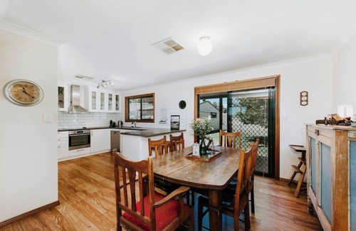 Frog Rock Cottage | Ithaca Farm Cottage Country View Seclusion