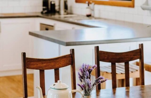 Frog Rock Cottage | Ithaca Farm Cottage Country View Seclusion