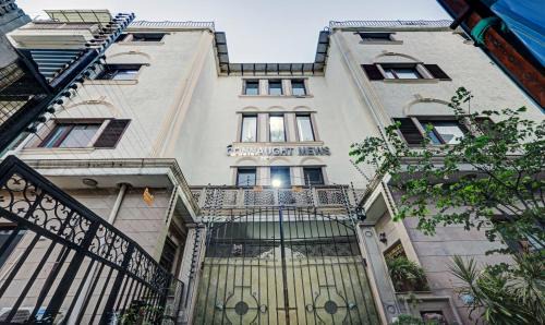 Hanuman Road Area Hotel | Itsy Hotels Connaught Mews