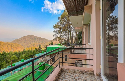 Shyamkhet Cottage | IVA 1 BHK - w/Wi-Fi, Kitchen, Food, Balcony, Garden