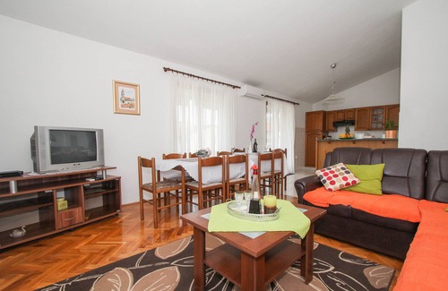 Kastela Apartment | IVAN 1 with 5 bedrooms and 4 bathrooms, for up to 11 persons in Kaštela