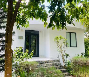 Luong Son Villa | Ivory Villas & Resort - Villa view hồ Lake View