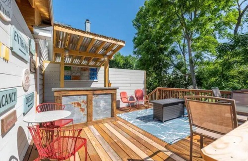 Steeles Tavern Cabin | Ivy Cabin, Hot tub and on site Spa!