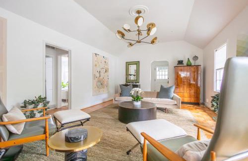 Indianapolis House | Ivy Grace - 4 Br, Stylish, Pet-friendly Retreat