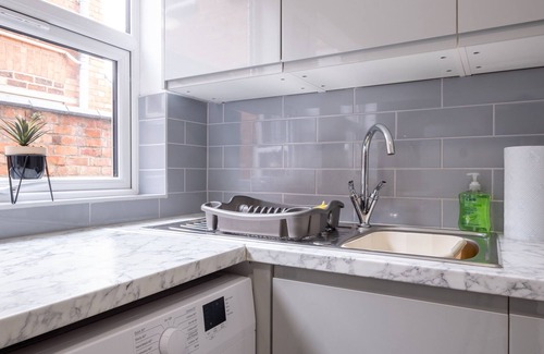 Northampton House | Ivy House by Our Home Short Stays