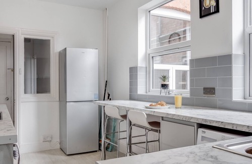 Northampton House | Ivy House by Our Home Short Stays