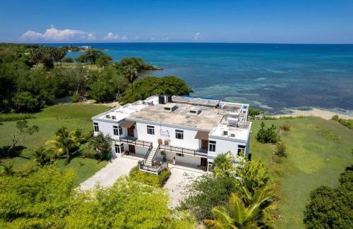 New Hope Villa | Ivy's Cove Beach Side Condo - Luxury Villa