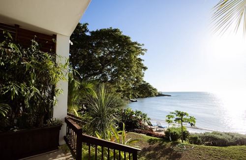 Whitehouse Apartment | Ivy's Cove - Luxury Villa with private beach