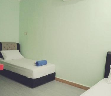 Kampung Nail Hotel | IZ Budget