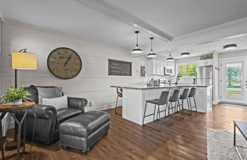 Onamia Villa | Izaty's Beach Villa- Completely remodeled and exceptionally clean