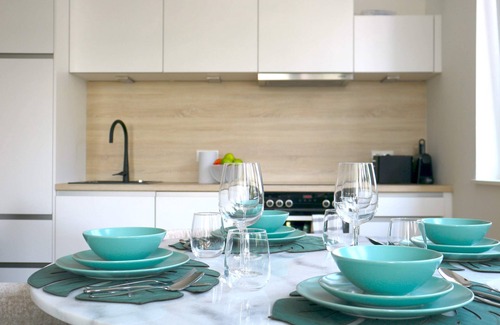 Gmunden Apartment | J.a.d.e Summary: Über