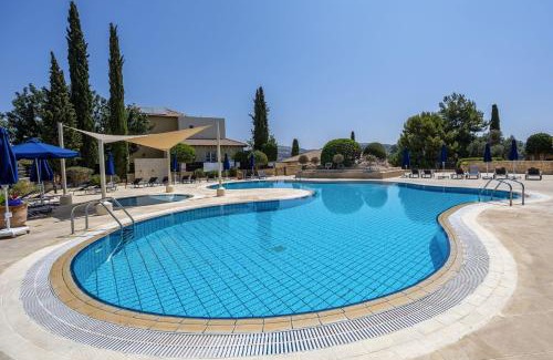 Aphrodite Hills House | J1 Holiday House Adjacent to Aphrodite Hills
