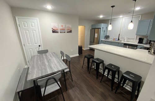 Kings Mountain House | JackPotz BNB- Cozy Modern Bungalow, 5 min. to Two Kings and More!