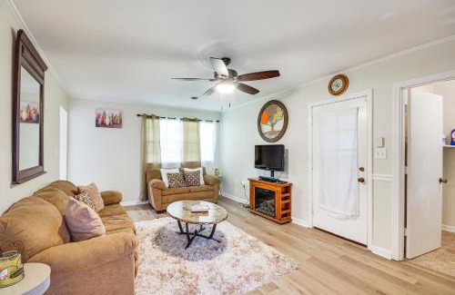 Tougaloo House | Jackson Home with Patio, 2 Grills and Ping-Pong Table!