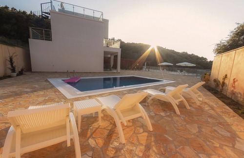 Agia Pelagia Chlomou Villa | Jackson Villas- Corfu finest