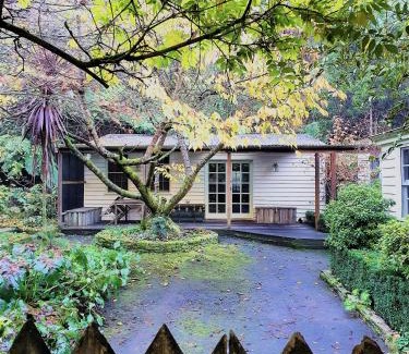 Walhalla House | Jacomb's Cottage and Studio