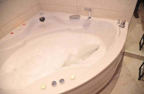 Cacak Apartment | Jacuzzi Apartman De Lux - Cacak