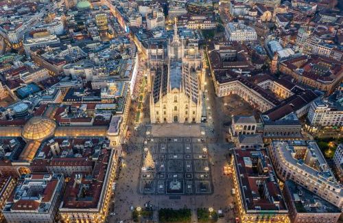 Milan Apartment | Jacuzzi Duomo Suites - Free Parcking AC Wi-Fi