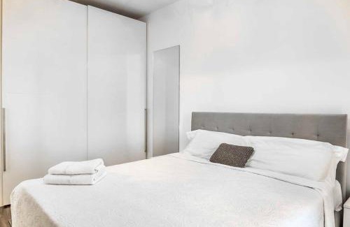 Milan Apartment | Jacuzzi Duomo Suites - Free Parcking AC Wi-Fi