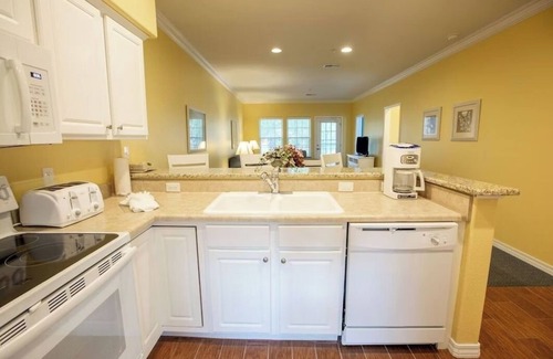 Branson Hotel | Jacuzzi + Fireplace in Getaway Minutes from Hiking & Local Hotspots | 3 Units