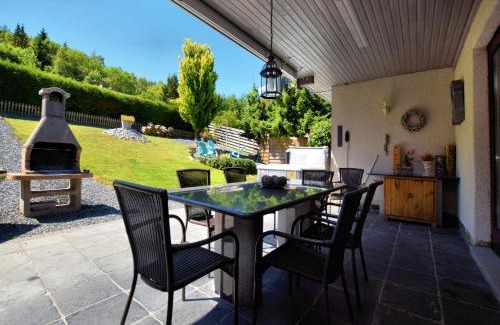 Engreux House | Jacuzzi Retreat, Ardennes