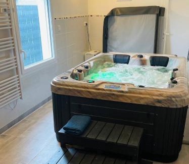 Blainville-sur-Mer House | Jacuzzi & Sauna privatifs - Vue mer