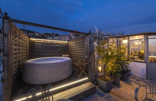 Castelletto Apartment | JACUZZI| TERRACE| 2BR| ART GALLERY| By Tilo Lux