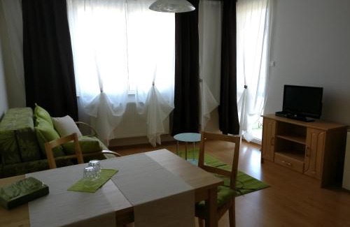 Hegyko Apartment | Jade Apartment