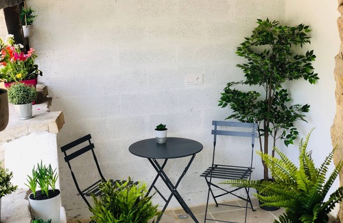 Petit Moisenay Apartment | Jade Cupid Suite.