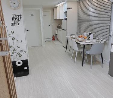 Cheongunhyoja-dong Apartment | Jaha 79