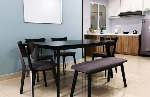 Bintulu Bed & Breakfast | Jalan tenang yang indah