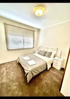 Glen Waverley House | Jalynn 1 Cottage