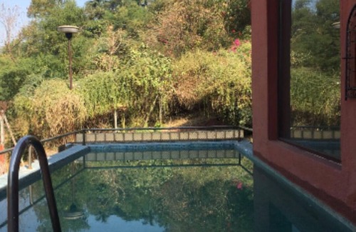 Aarey Colony Villa | Jame's Villa with Deck 4.5 mills away from CSMT Airport